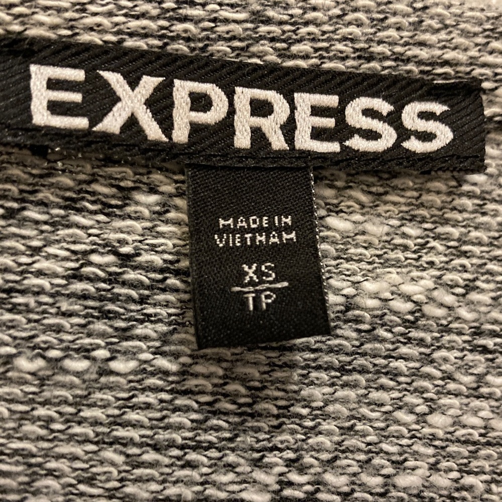 Express Crop Cardigan - Picture 3 of 7